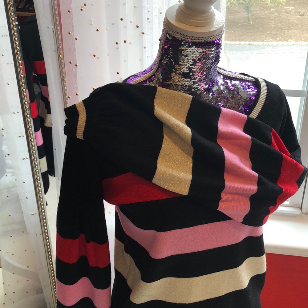 Sweater - Picture 5 of 5